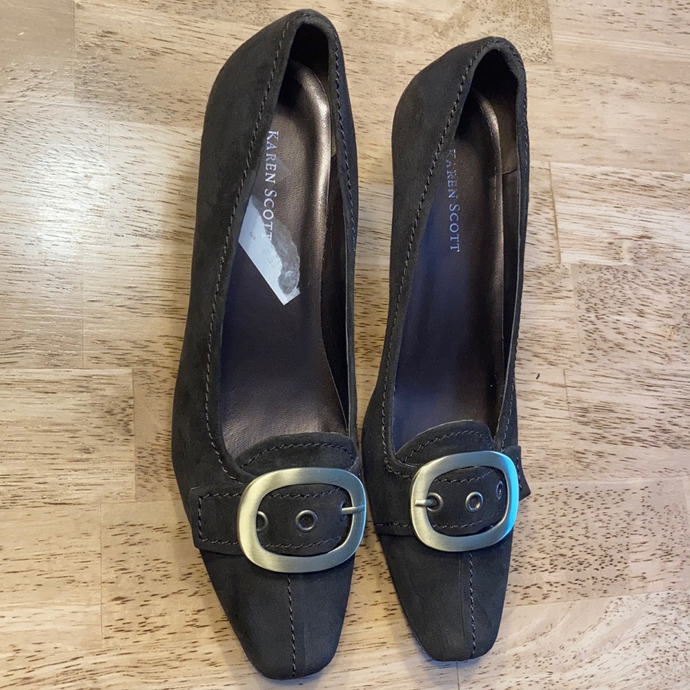 Lovely Karen Scott Lindsay heels